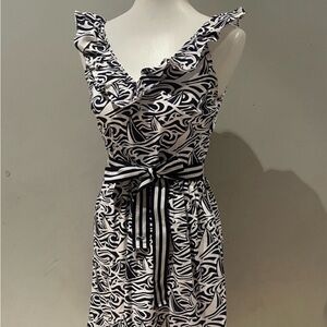 NWT Vineyard Vines Rough Seas Ruffle Dress.  Size Small